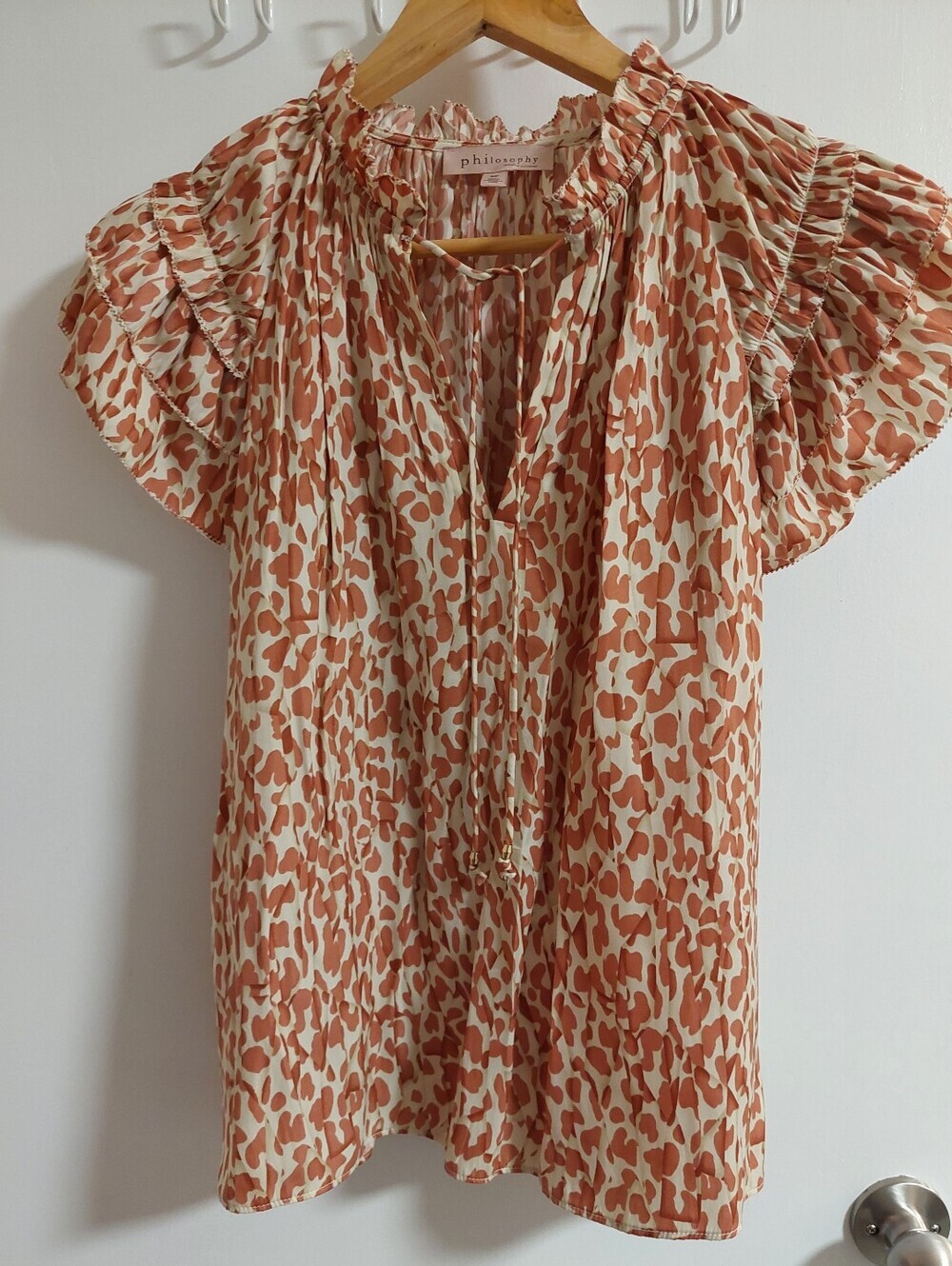 Philosophy Cream and Coral Ruffle-Sleeve Floral Blouse